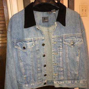 LizWear Vintage Light Wash Denim Jacket